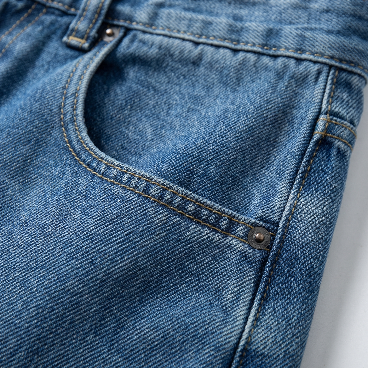 Herren Jeans, lockere Passform mit geradem Bein