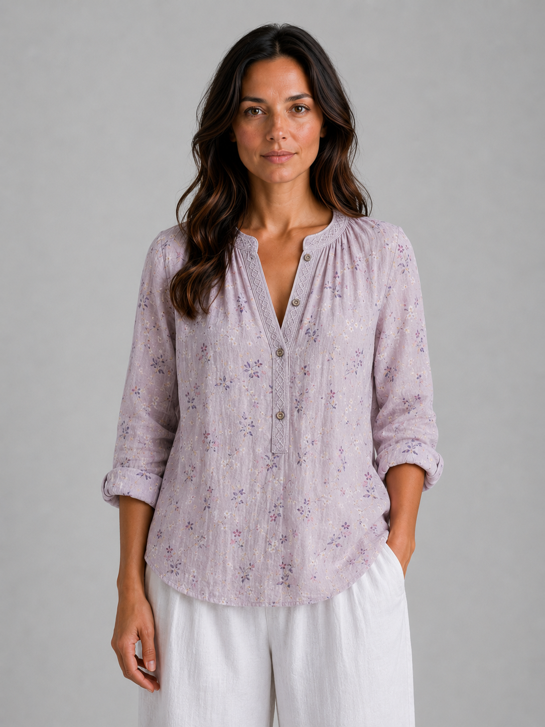 Damen Bluse Relaxed Fit mit Naturmotiv und besticktem V-Ausschnitt