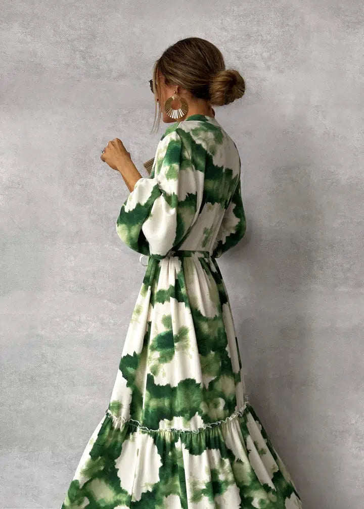 Angelica | Elegantes Maxi-Kleid mit V-Ausschnitt, langen Bischofsärmeln & fließendem Farbverlauf in Grün