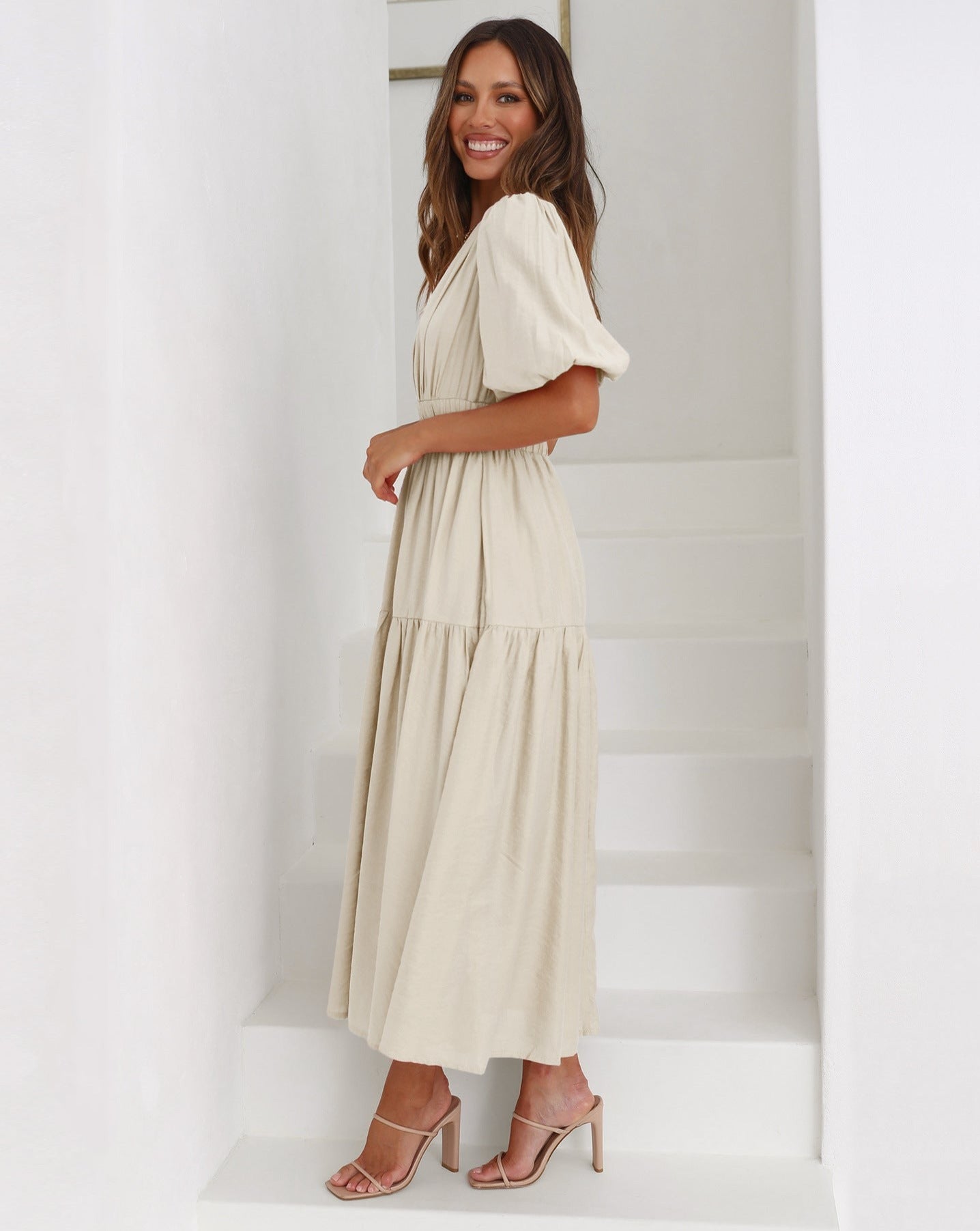 Diana | Damen Sommer‑Midikleid – V‑Ausschnitt, Puffärmel & Stufenrock, Einfarbig Elegant