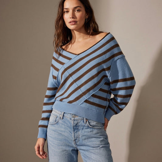 Damen Pullover Regular Fit mit Kreuz-Detail