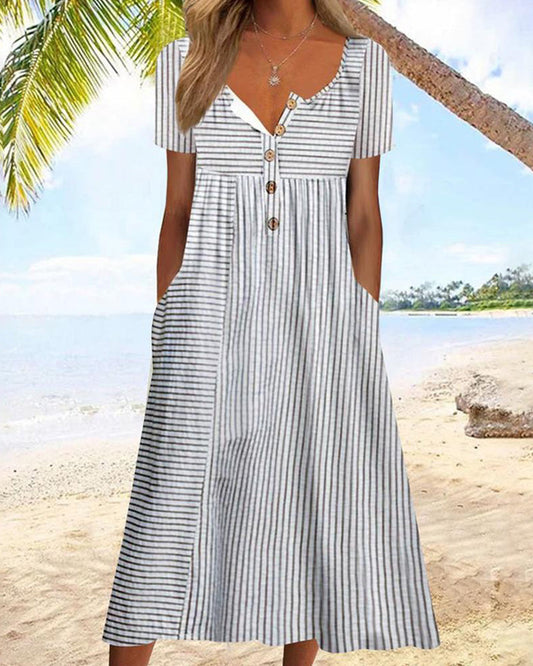 Antje | Gestreiftes Sommerkleid mit kurzen Ärmeln & Seitentaschen – Luftiger Midi-Schnitt für Alltag & Freizeit