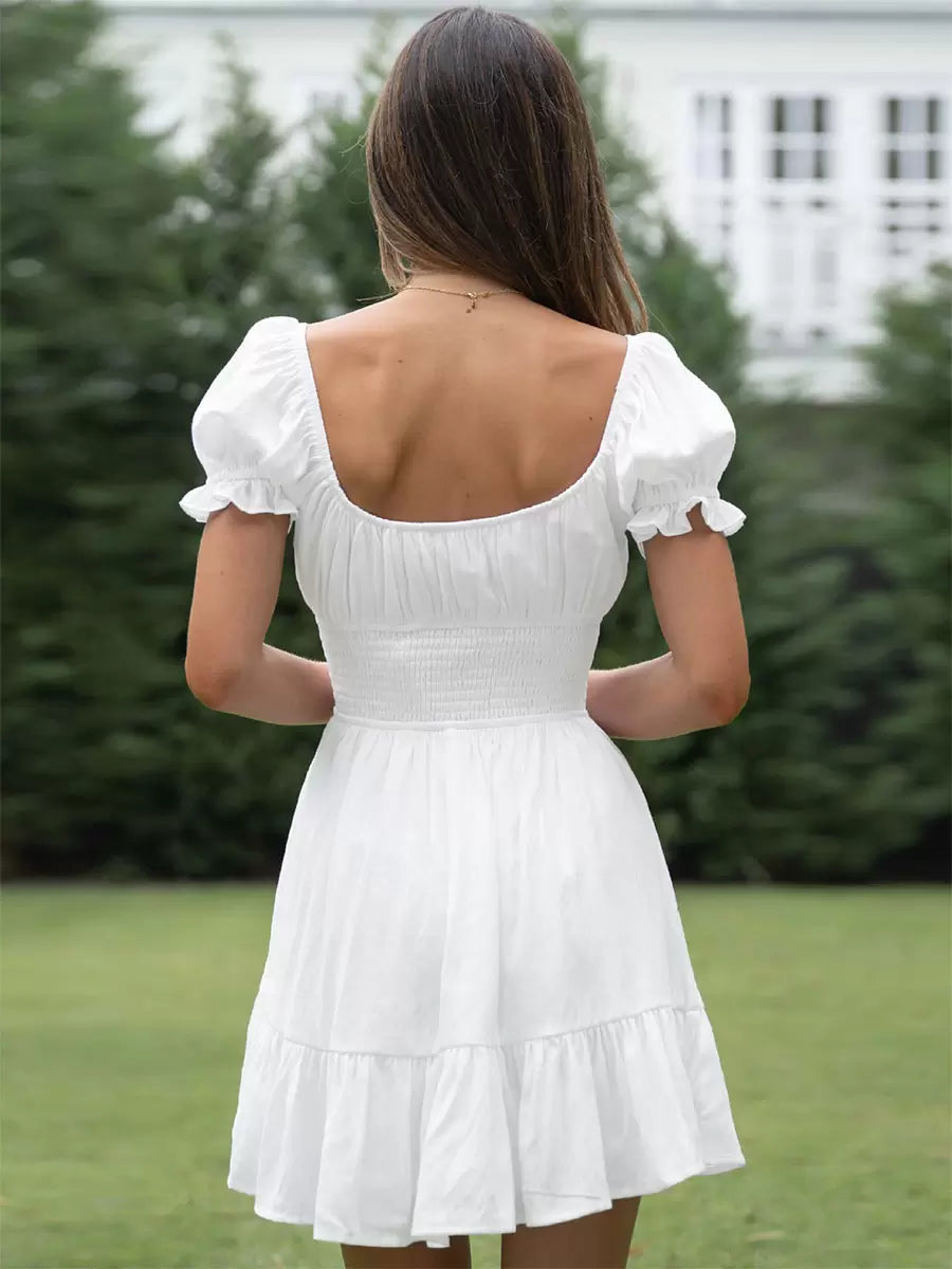 Cessy | Sommerliches Mini-Kleid mit Puffärmeln, eckigem Ausschnitt & Rüschenrock