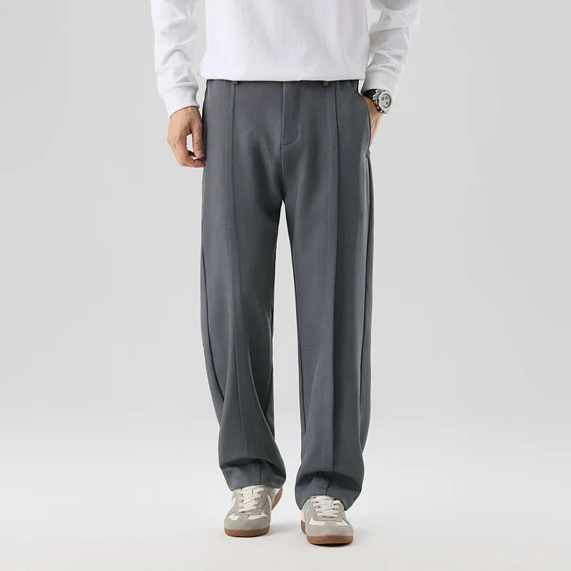 Herren Stoffhose mit Bundfalten und fließendem Fall