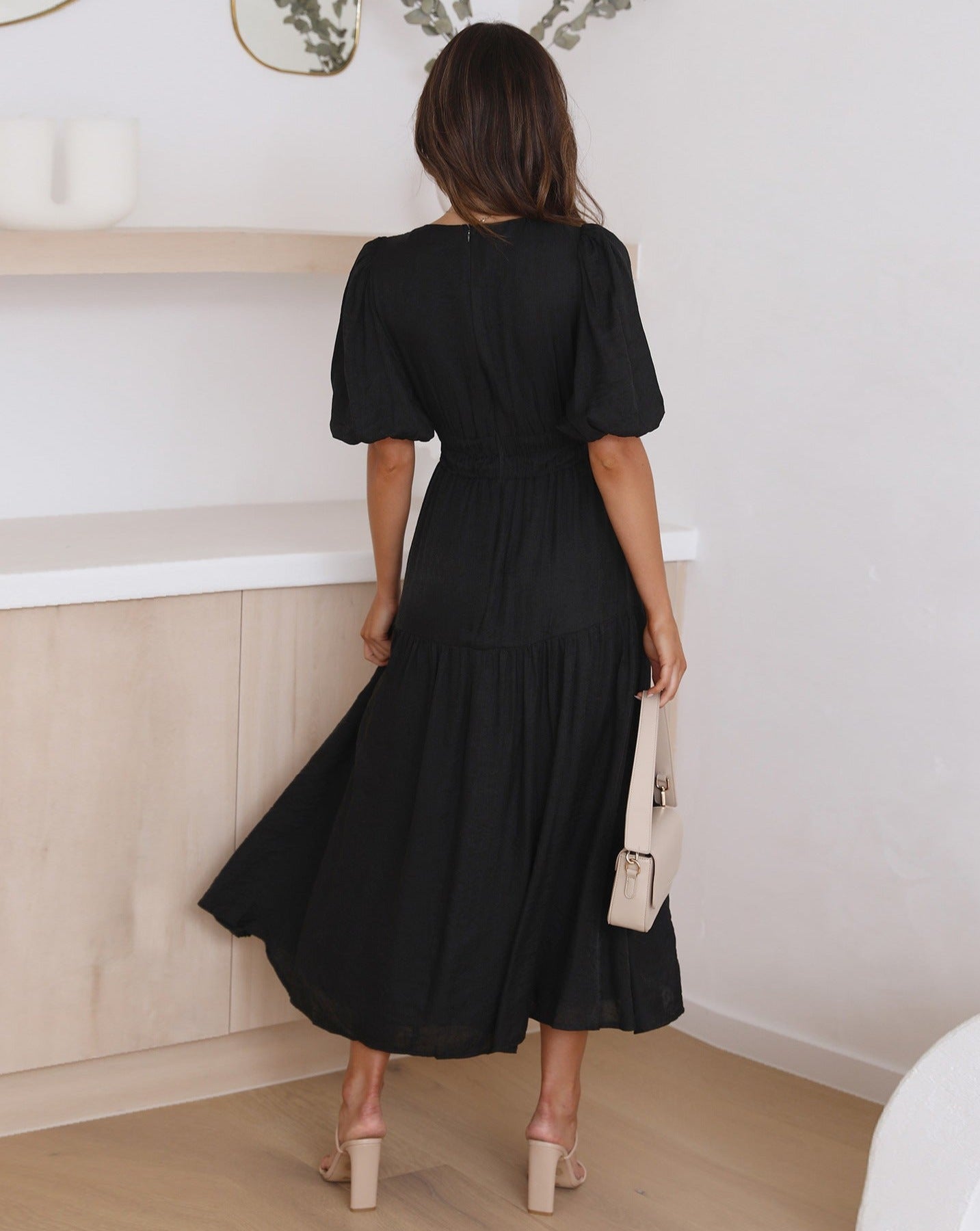 Diana | Damen Sommer‑Midikleid – V‑Ausschnitt, Puffärmel & Stufenrock, Einfarbig Elegant