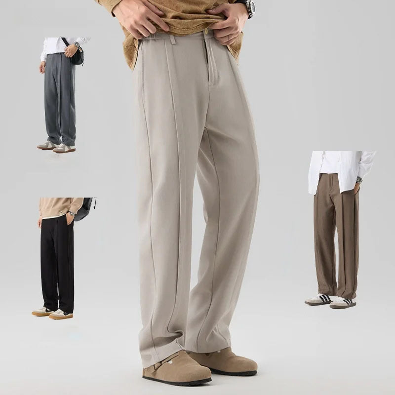 Herren Stoffhose mit Bundfalten und fließendem Fall
