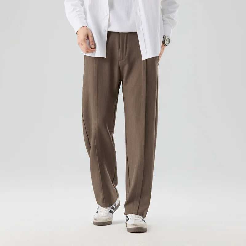 Herren Stoffhose mit Bundfalten und fließendem Fall