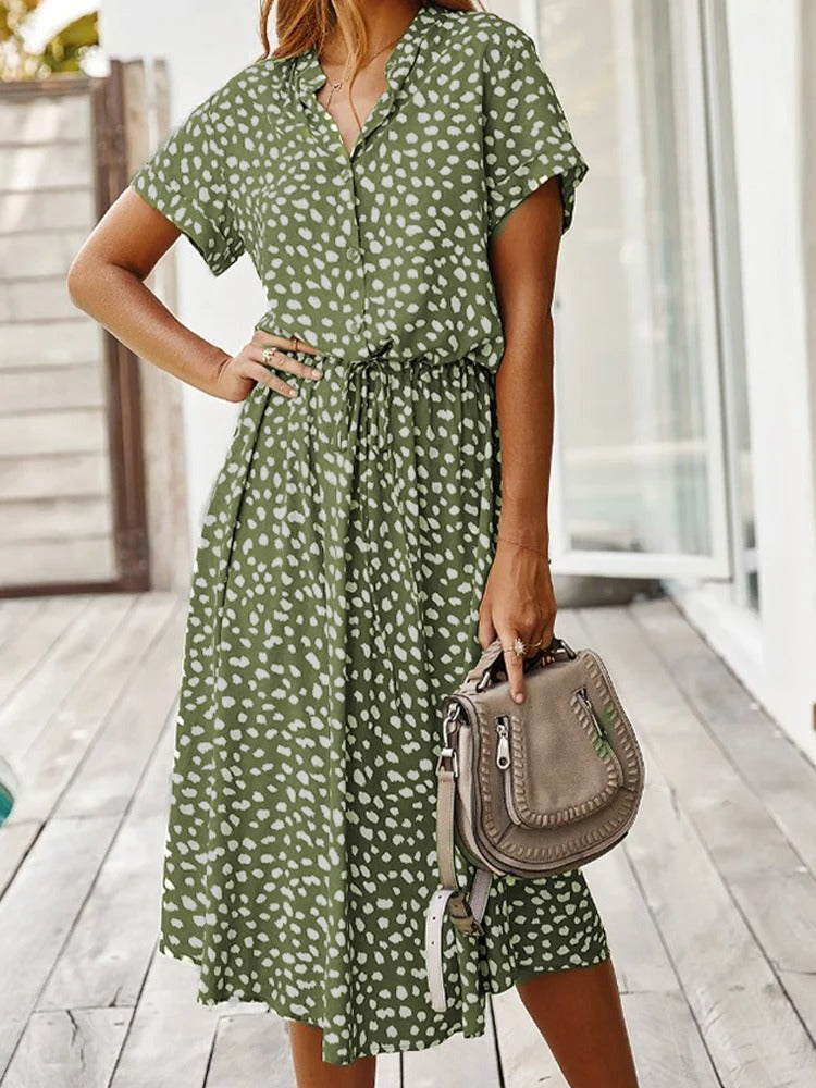 Mirrie | Sommerliches V-Ausschnitt-Midikleid mit verstellbarer Taille und kurzen Ärmeln | Bequemer Alltagsstil für Damen