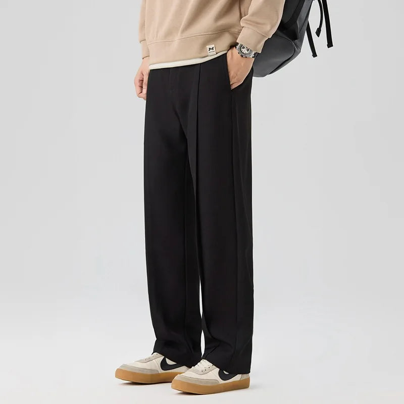 Herren Stoffhose mit Bundfalten und fließendem Fall