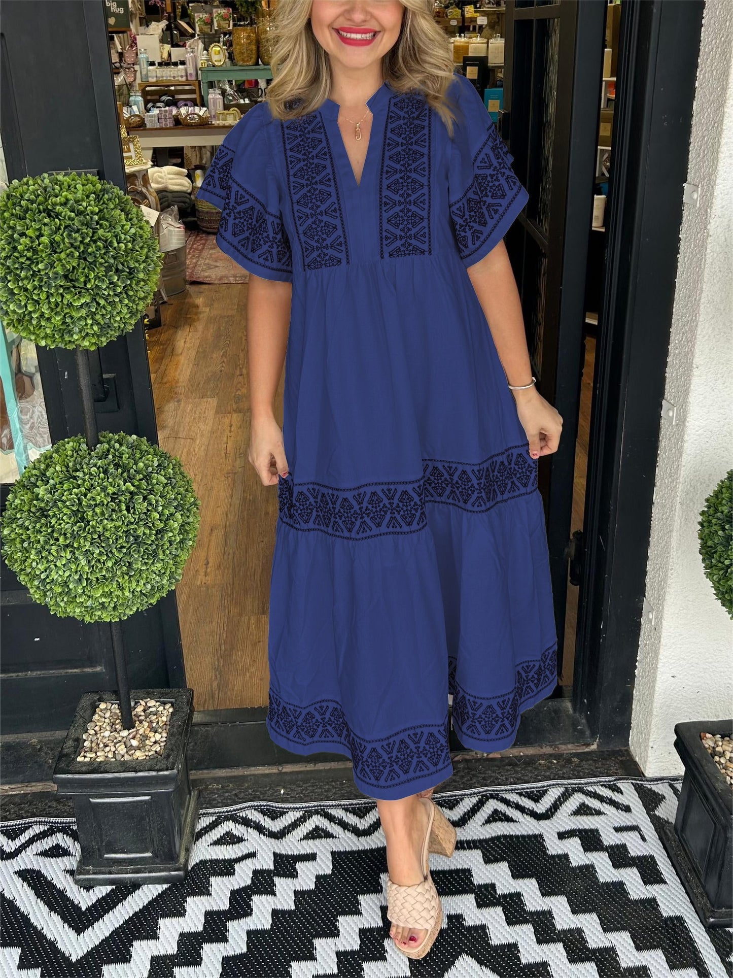 Celestia | Ibiza Style Midi Kleid – V-Ausschnitt, Weite Ärmel & Lockere Passform