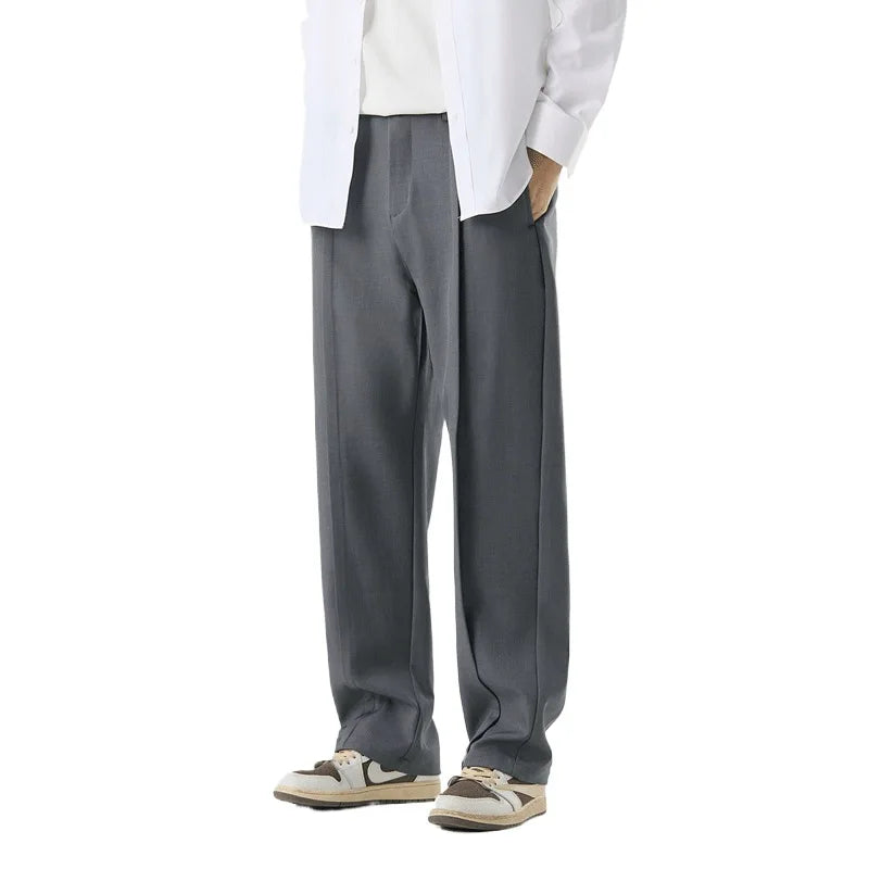 Herren Stoffhose mit Bundfalten und fließendem Fall
