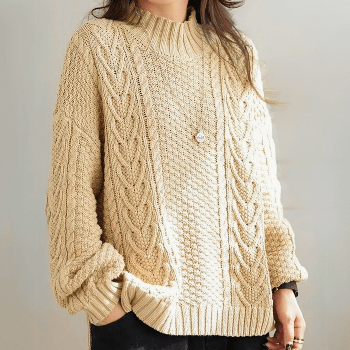 Herren Strickpullover Relaxed Fit mit Stehkragen und Kabelstrick