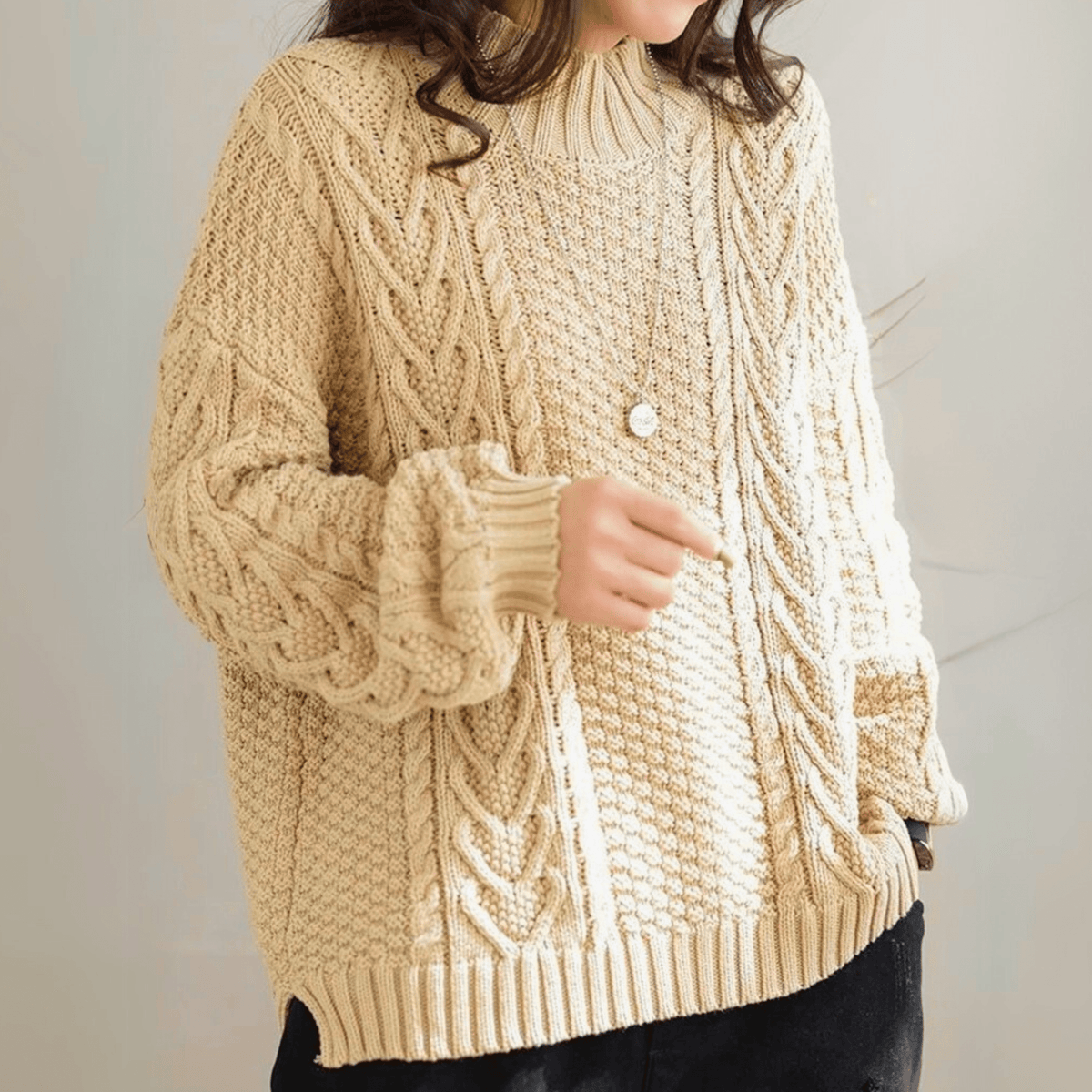 Herren Strickpullover Relaxed Fit mit Stehkragen und Kabelstrick