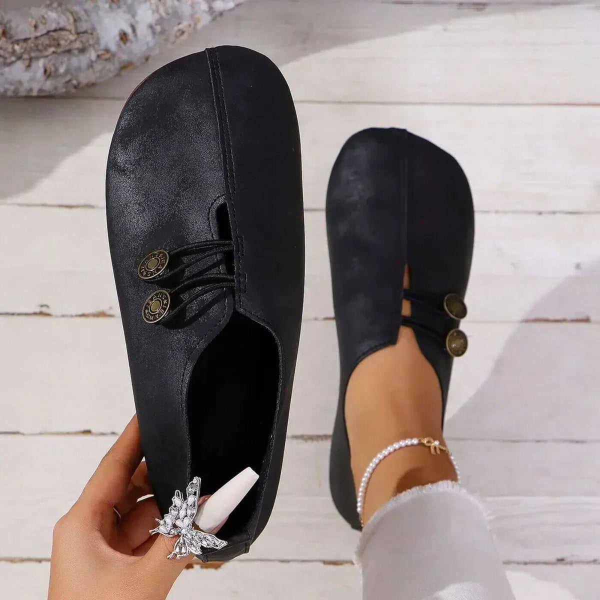 Damen Ballerinas mit elastischem Knopfverschluss
