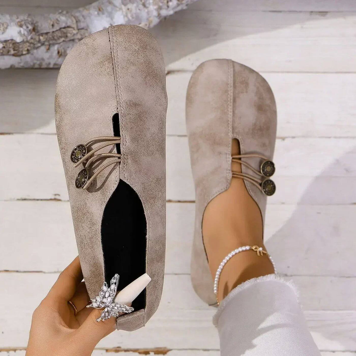 Damen Ballerinas mit elastischem Knopfverschluss