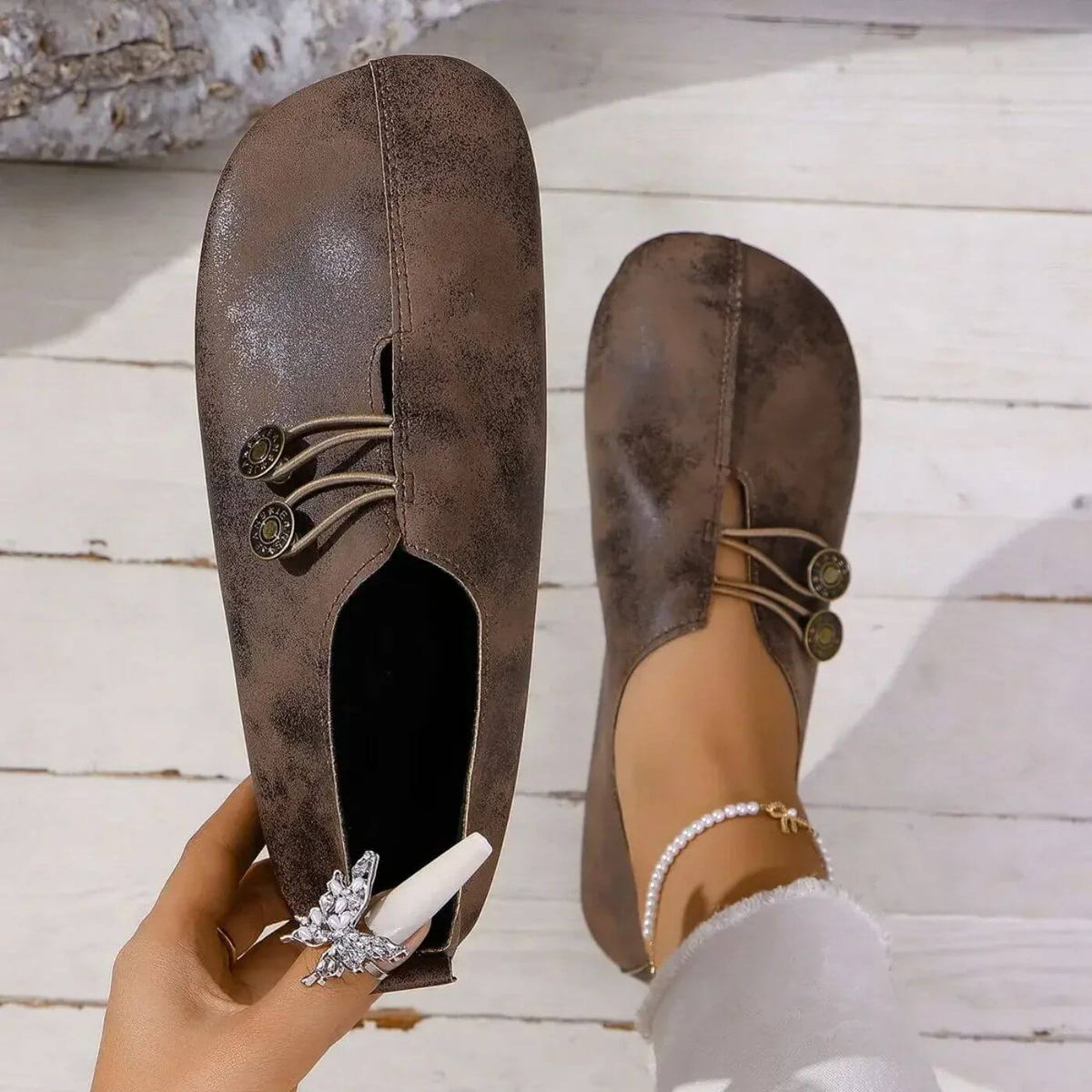Damen Ballerinas mit elastischem Knopfverschluss