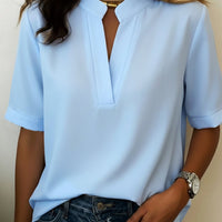 Damen Bluse Relaxed Fit mit V-Ausschnitt und umgeschlagenen Ärmeln