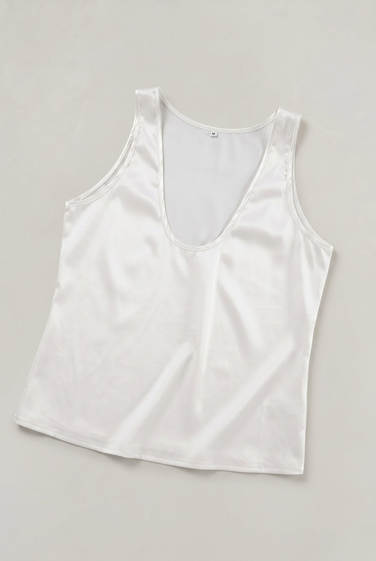 Damen Tanktop Regular Fit mit tiefem V-Ausschnitt und glänzender Oberfläche