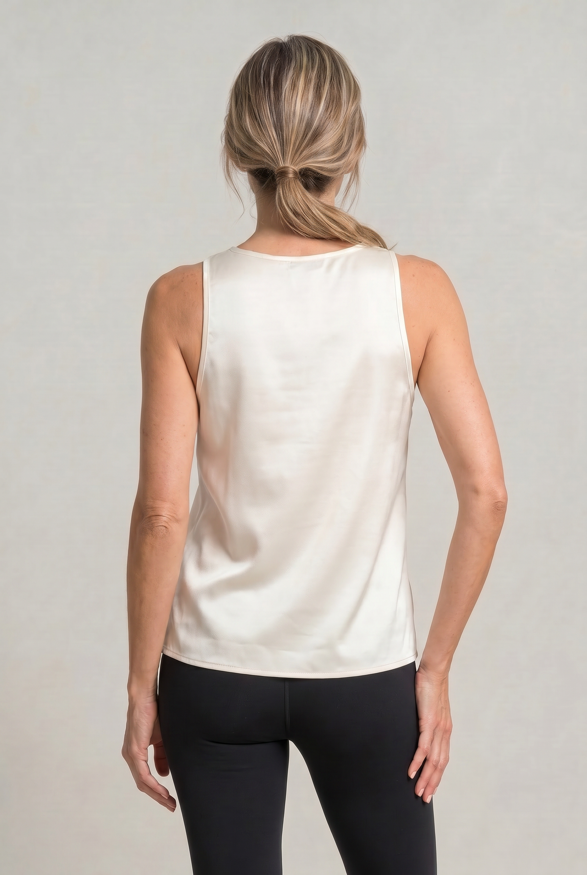 Damen Tanktop Regular Fit mit tiefem V-Ausschnitt und glänzender Oberfläche