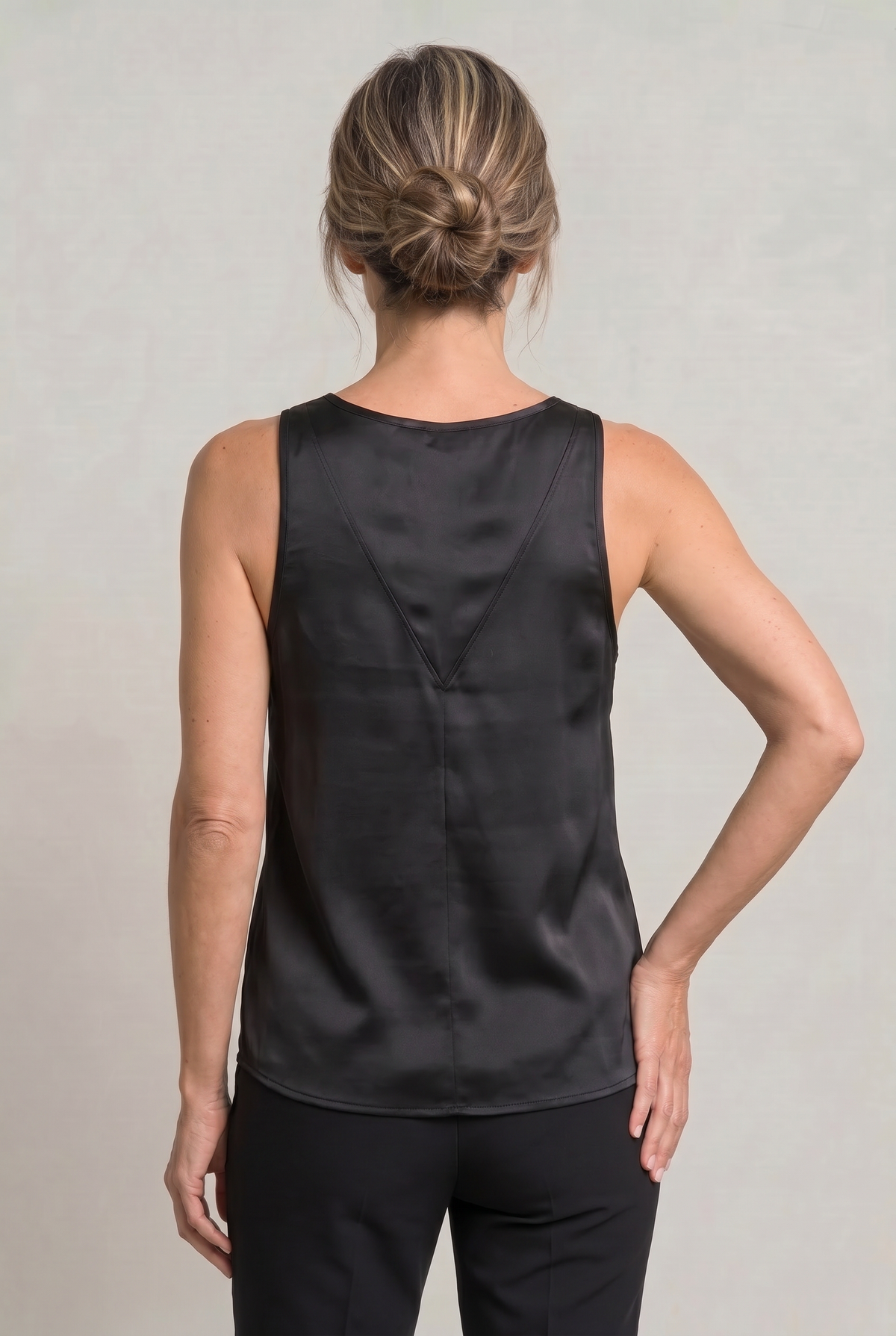 Damen Tanktop Regular Fit mit tiefem V-Ausschnitt und glänzender Oberfläche