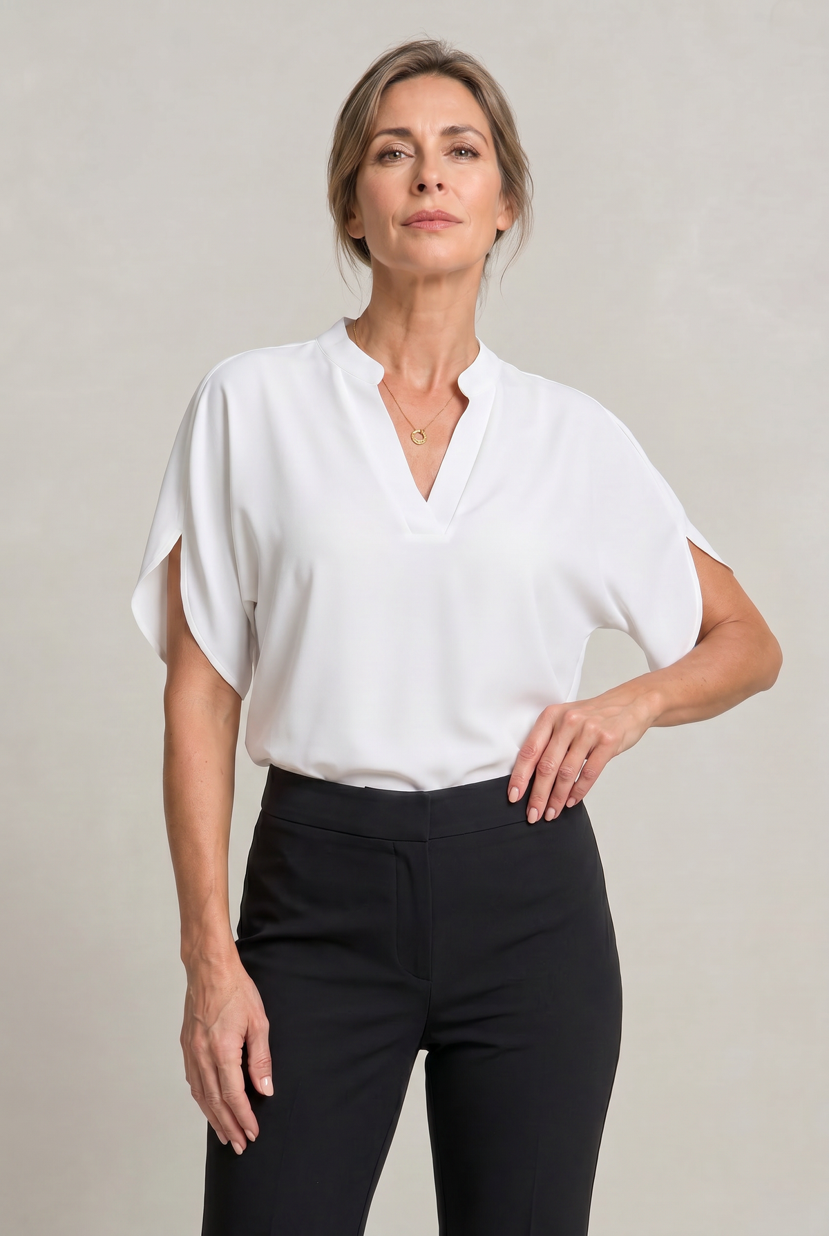 Damen V-Ausschnitt-Top Regular Fit mit Kragendetail und Kurzarm