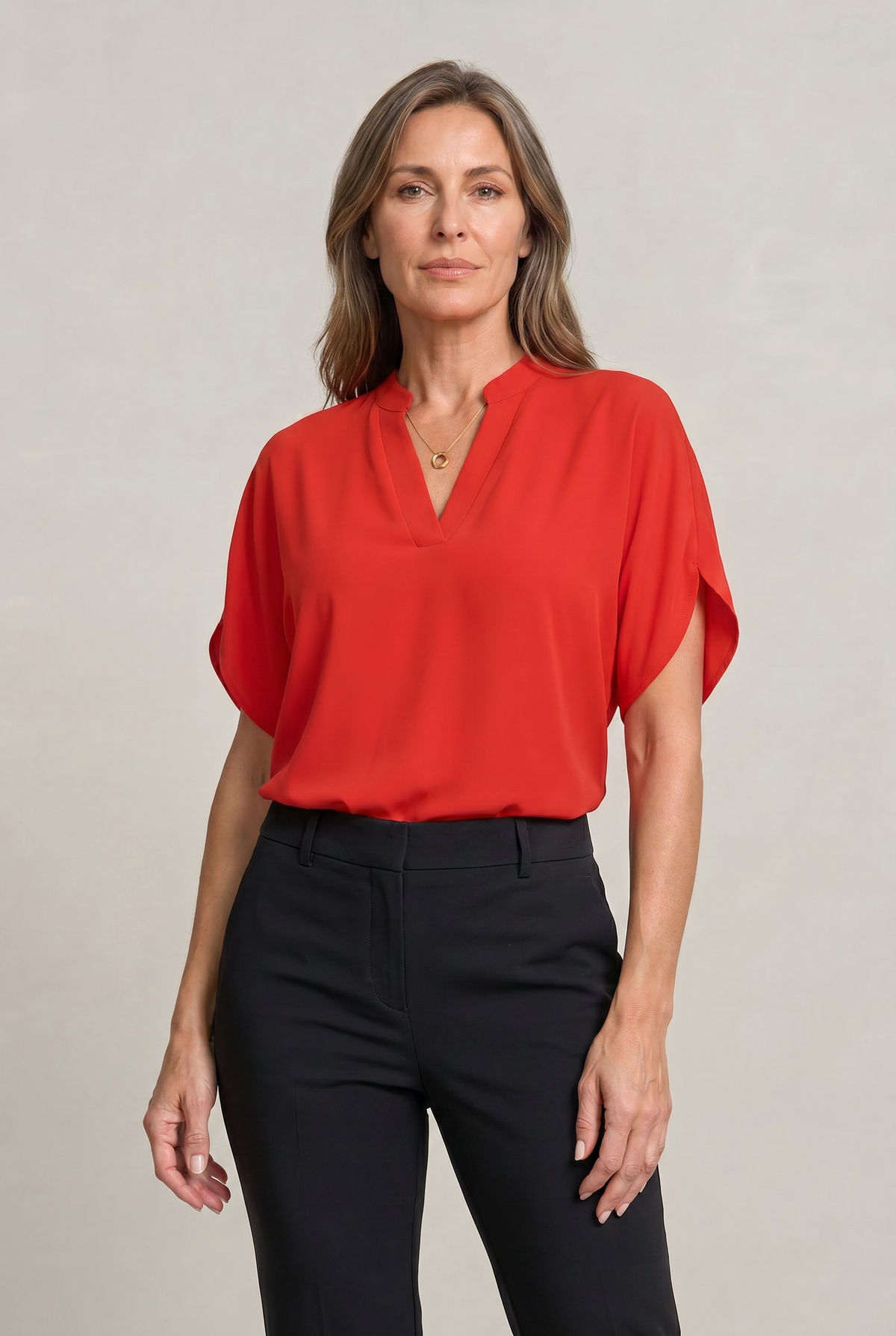 Damen V-Ausschnitt-Top Regular Fit mit Kragendetail und Kurzarm