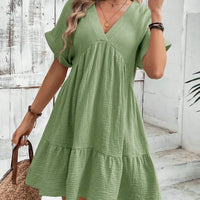Elsinore | Klassisches Sommerkleid mit V‑Ausschnitt & umgeschlagenen Ärmeln | Luftig, elegant & vielseitig kombinierbar