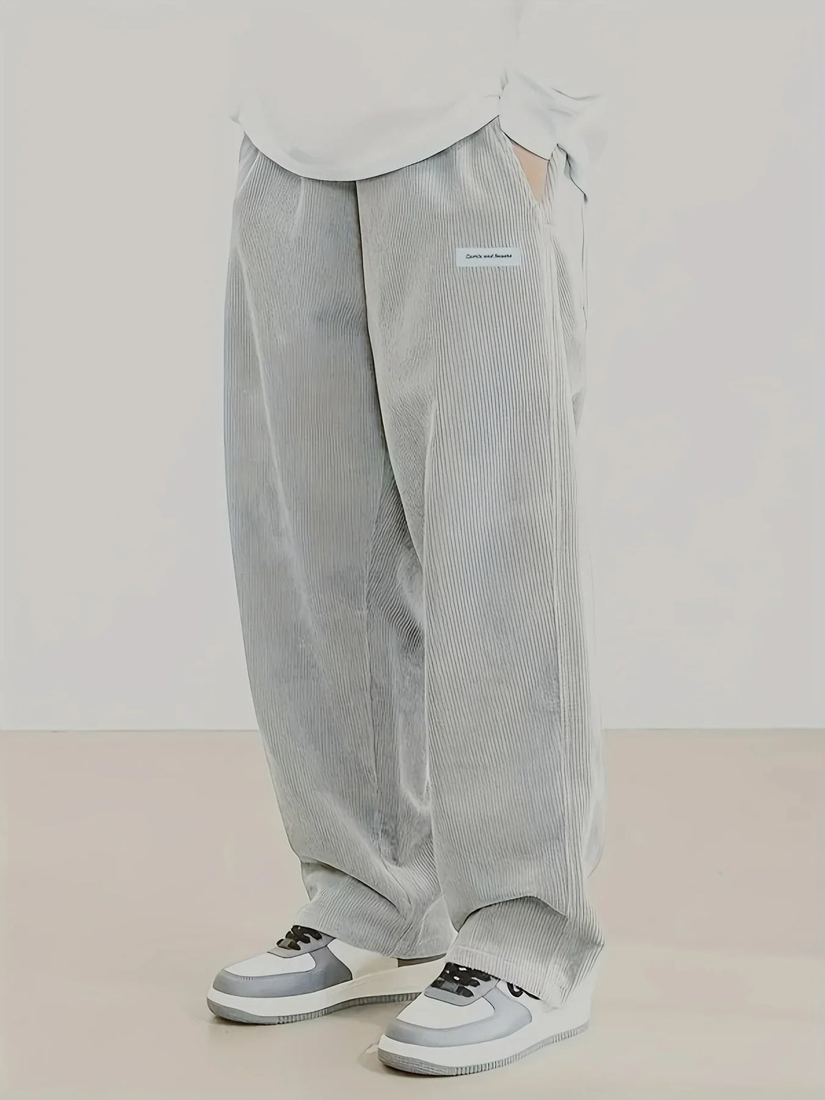 Herren Hose mit gerippter Struktur, lockerer Schnitt