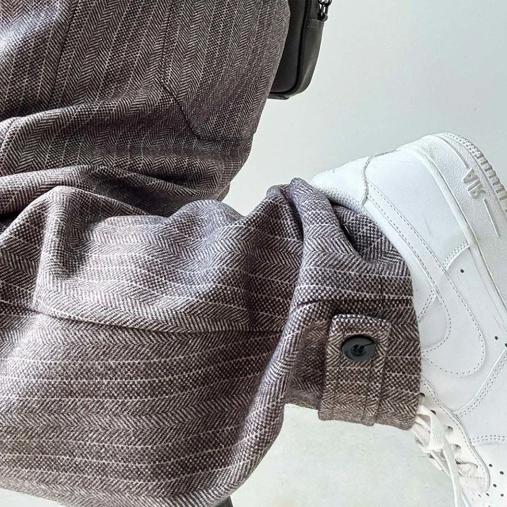 Herren Hose mit fließendem Fall und verstellbarem Bund