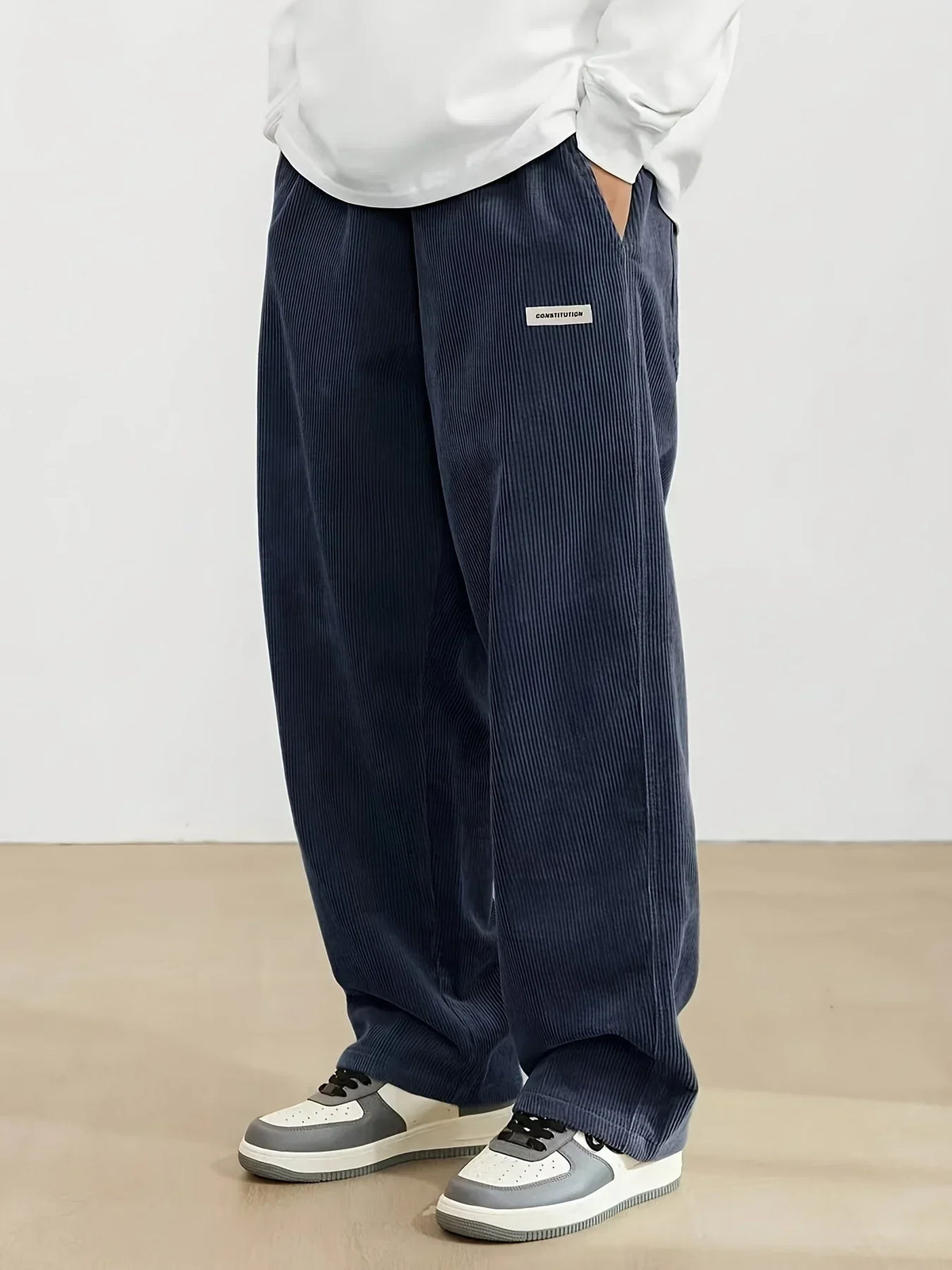 Herren Hose mit gerippter Struktur, lockerer Schnitt