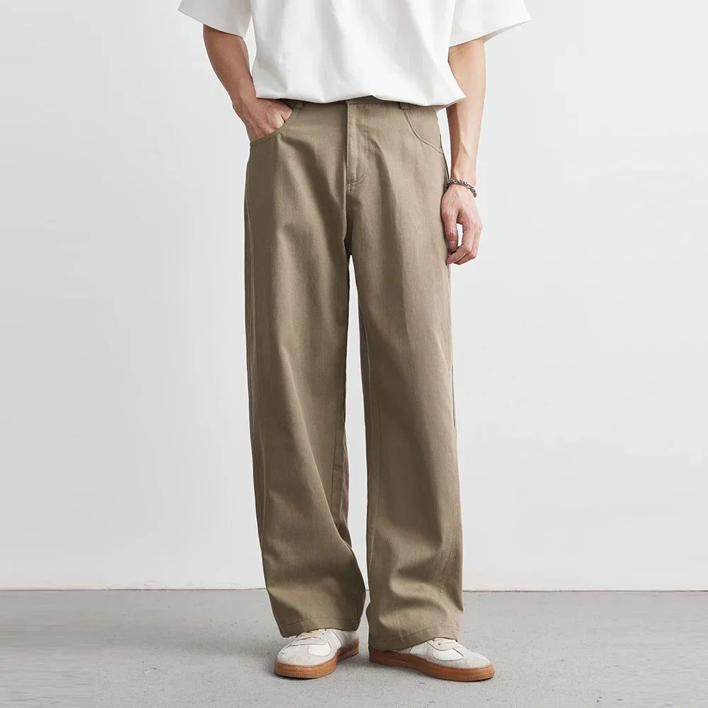 Herren Hose mit weitem Beinschnitt