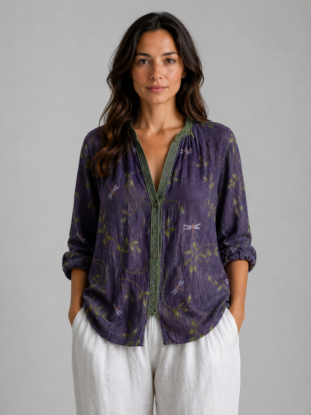 Damen Bluse Relaxed Fit mit Naturmotiv und besticktem V-Ausschnitt