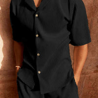 Herren-Shorts-Set mit gestreiftem Kurzarmhemd
