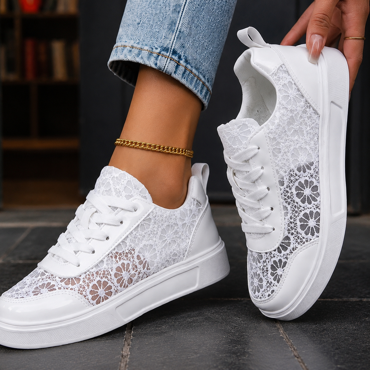 Damen Sneaker Low-Top mit floralen Spitzen-Paneelen
