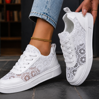Damen Sneaker Low-Top mit floralen Spitzen-Paneelen
