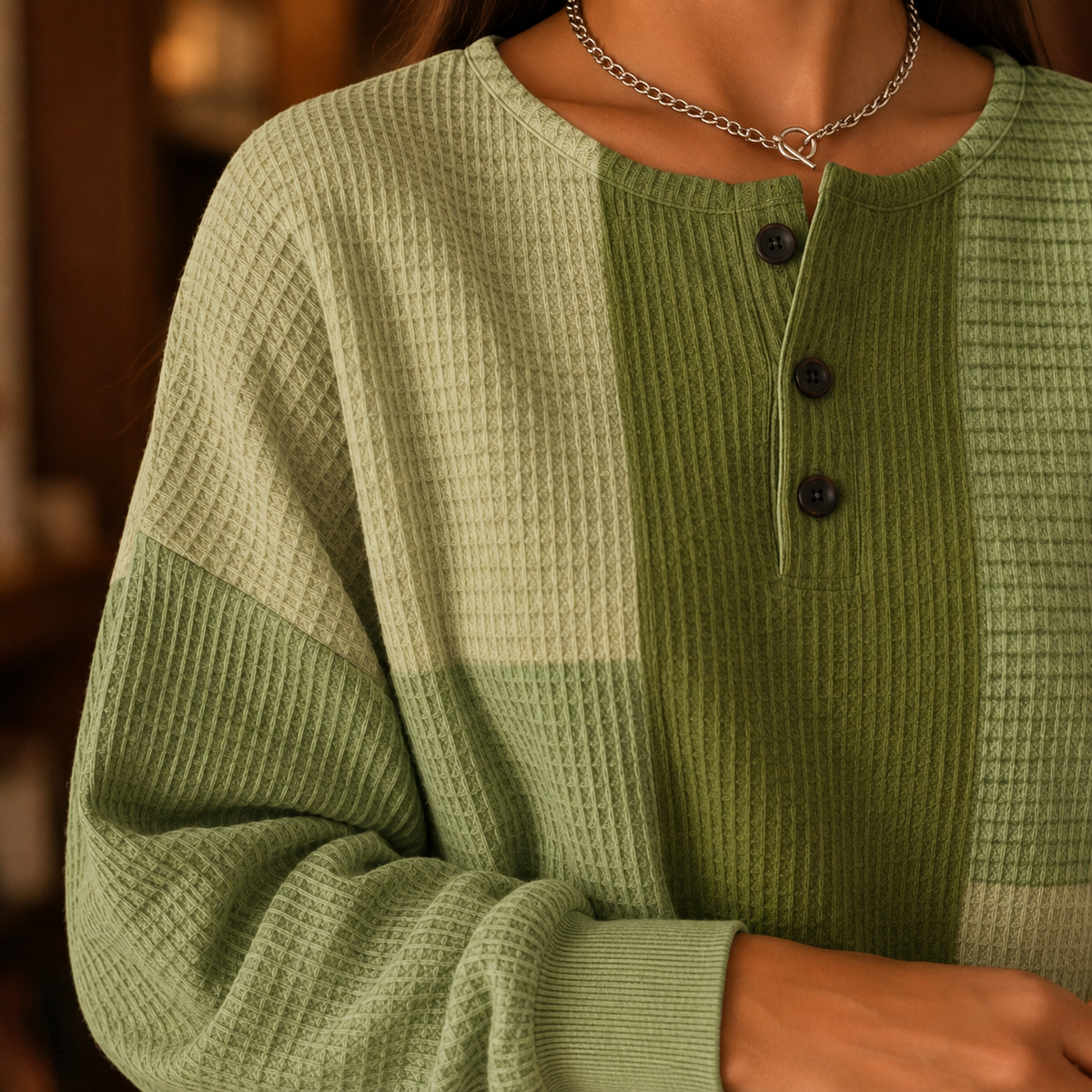 Damen Farbblock-Pullover Relaxed Fit Oliv mit Henley-Ausschnitt