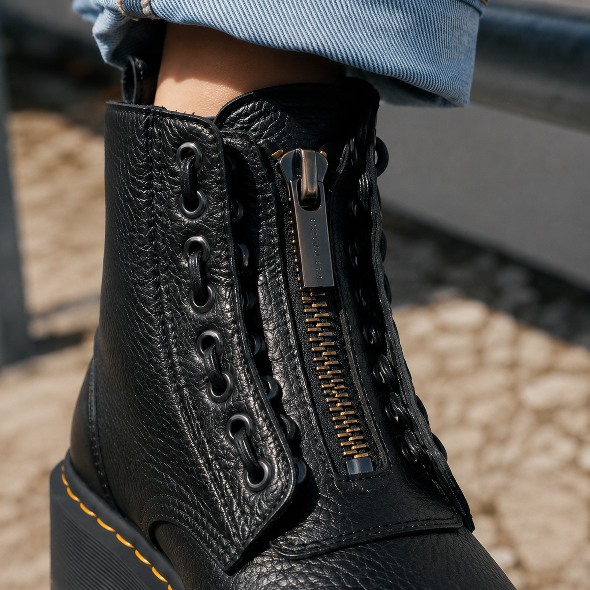 Damen Plattformstiefel mit Schnürung, Reißverschluss und gerippter Plattform