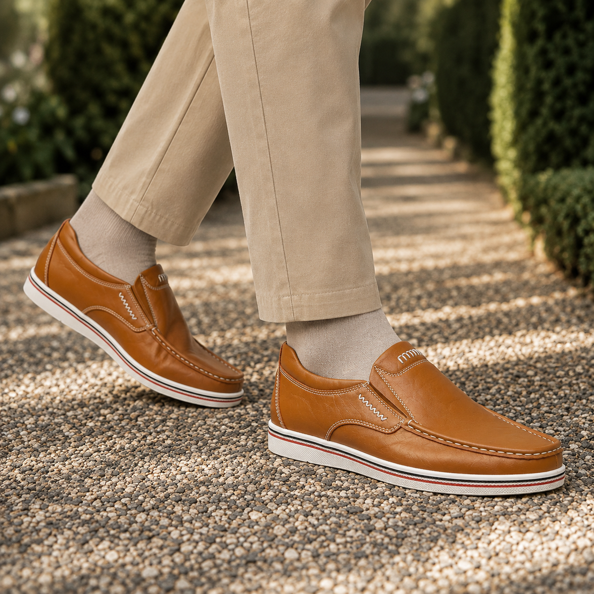 Damen Slipper mit Kontrastnähten und Kontrastsohle