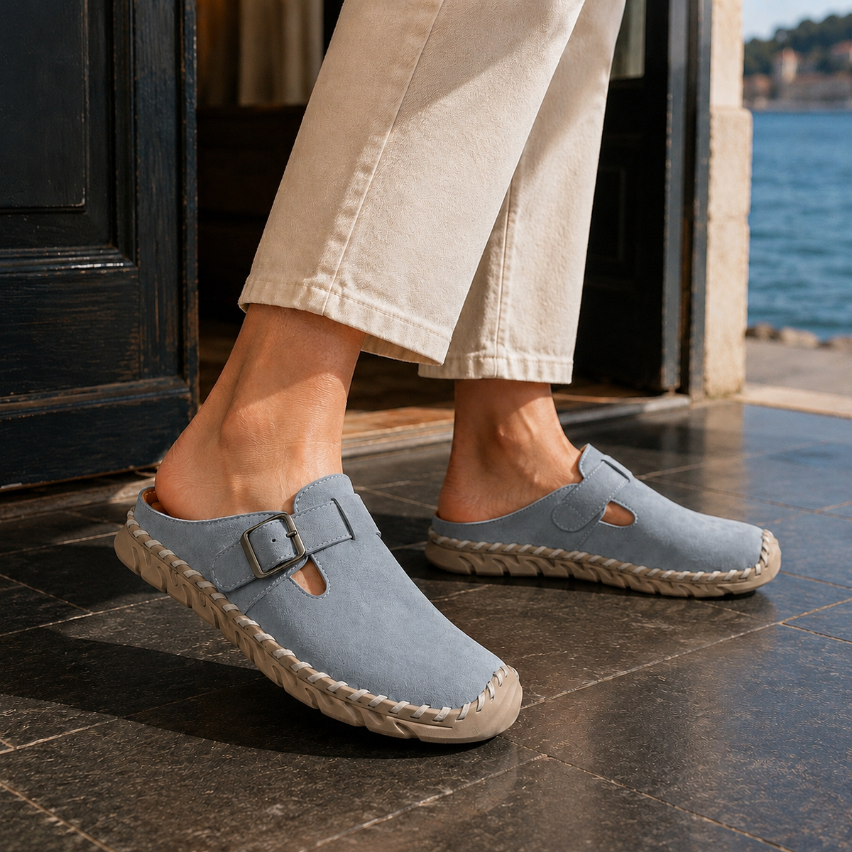 Damen Mules mit verstellbarem Schnallenriemen und rundem Zehenbereich