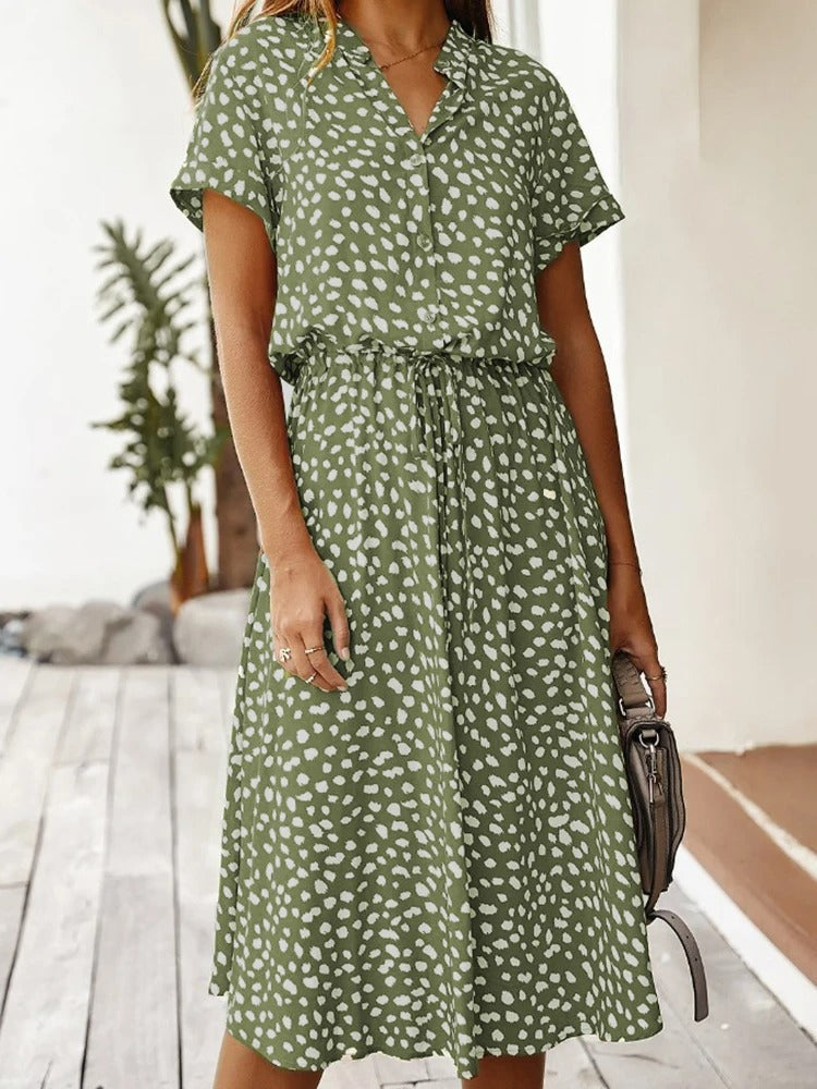 Mirrie | Sommerliches V-Ausschnitt-Midikleid mit verstellbarer Taille und kurzen Ärmeln | Bequemer Alltagsstil für Damen