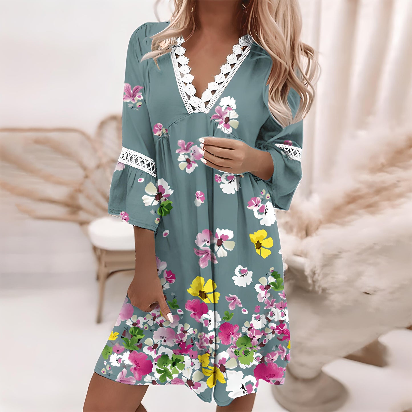 Mare | Sommerkleid Damen V-Ausschnitt mit Spitzen-Details – Luftiges Minikleid mit langen Ärmeln